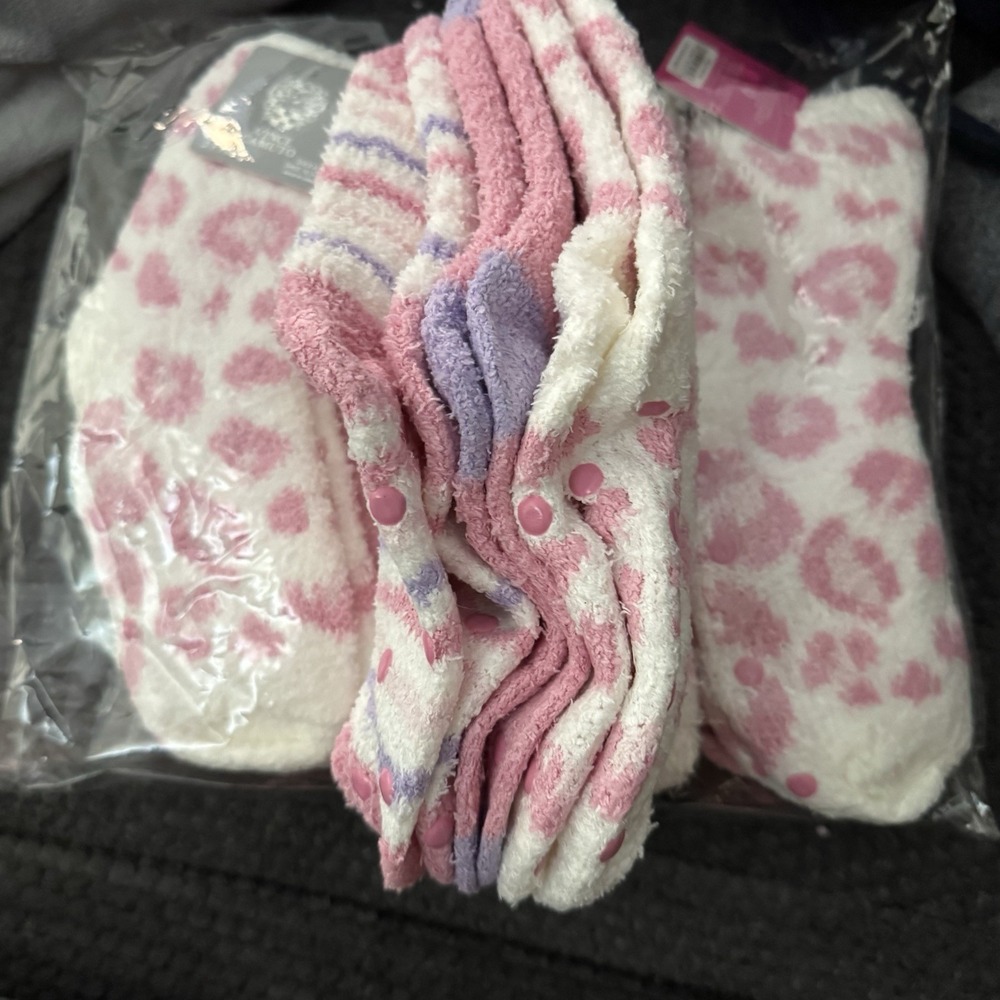 NWT 45 Pairs Fuzzy Slipper Socks Vince Camuto Multi‎ Packs Gift - Picture 5 of 8